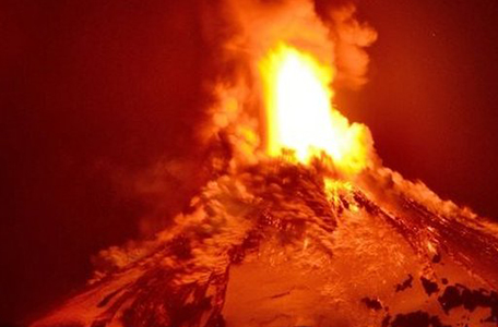 20150304 Chilean volcano erupt03